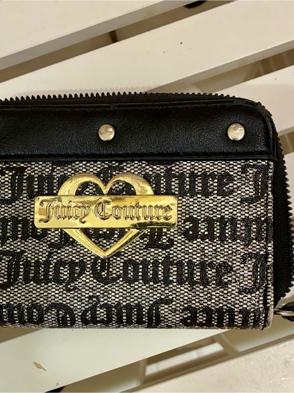Juicy Couture Cream Heart ID Zip Wallet with Black Trim 🌺NWOT